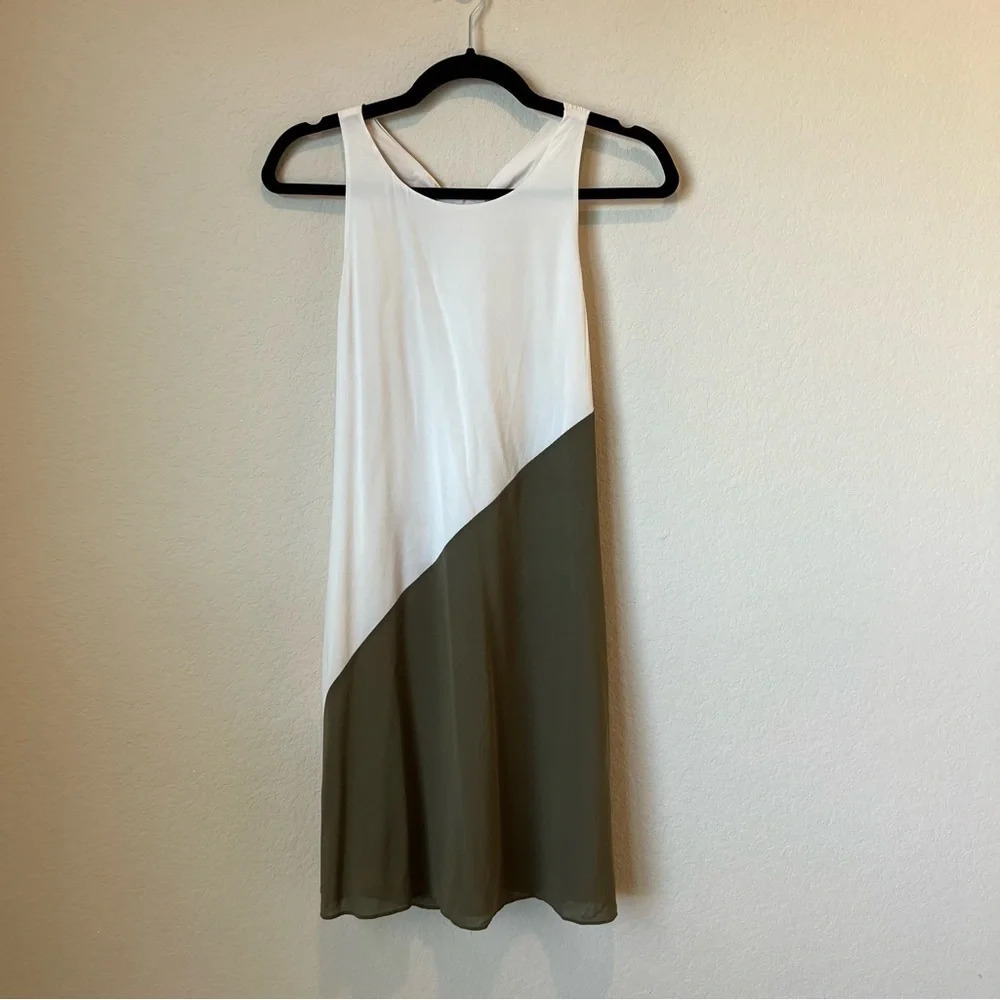 Alice + Olivia Two Toned Colorblock twist back Mini Dress